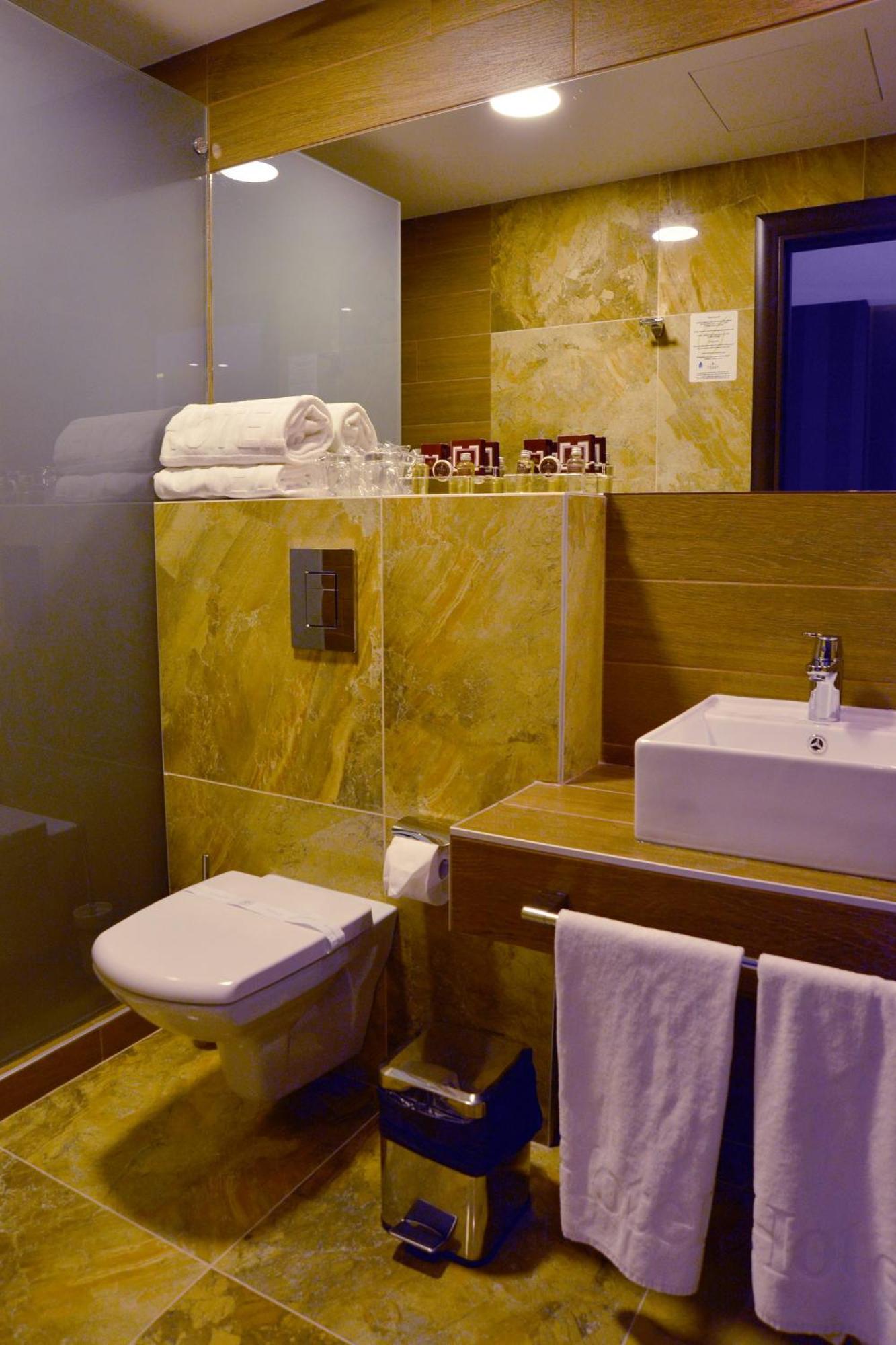 Garni Hotel Aveny Čačak المظهر الخارجي الصورة