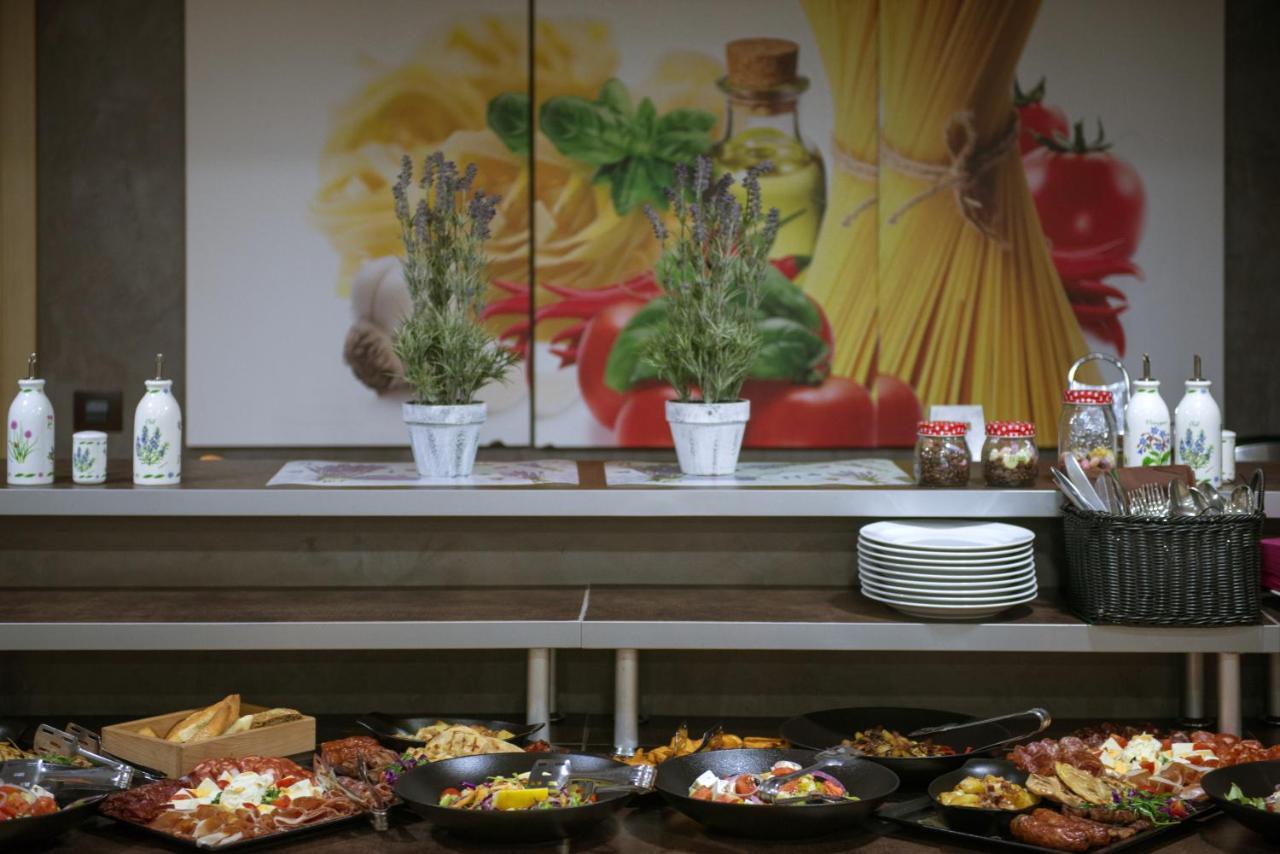 Garni Hotel Aveny Čačak المظهر الخارجي الصورة